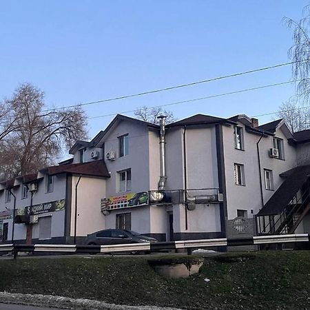 Pitstop Motel Kamianske Extérieur photo