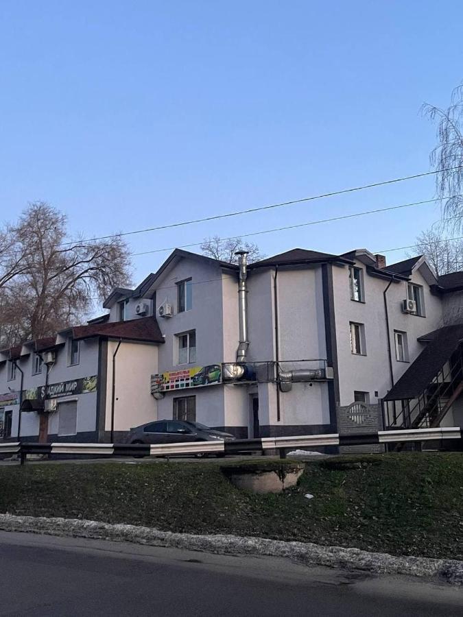 Pitstop Motel Kamianske Extérieur photo