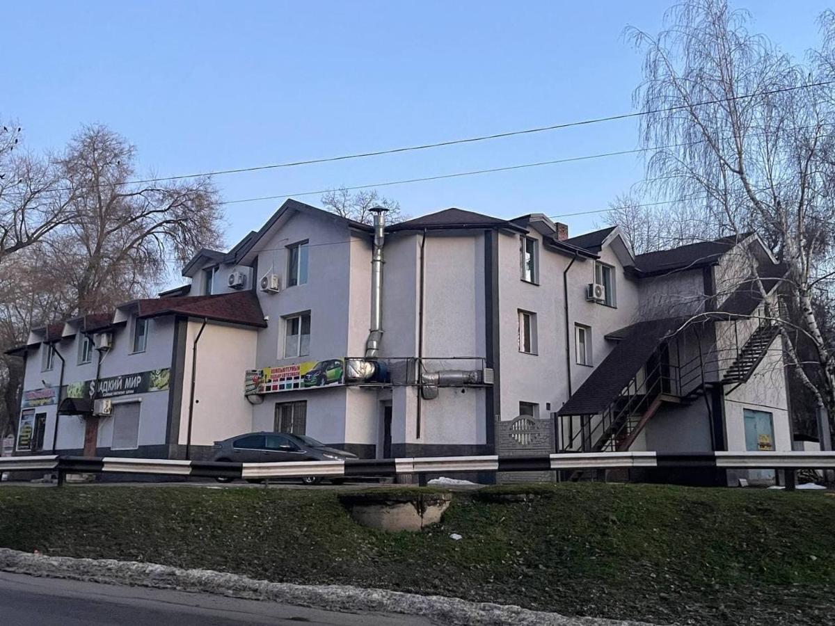 Pitstop Motel Kamianske Extérieur photo
